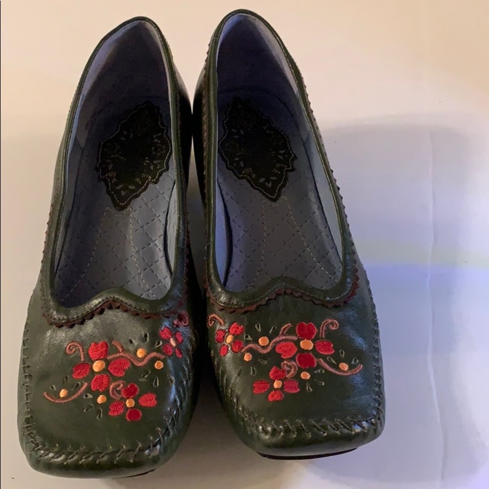 Olive green with Embroidery Clark’s Indigo Heels